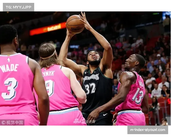 湖人半场领先森林狼，里夫斯贡献18分9助攻，表现抢眼